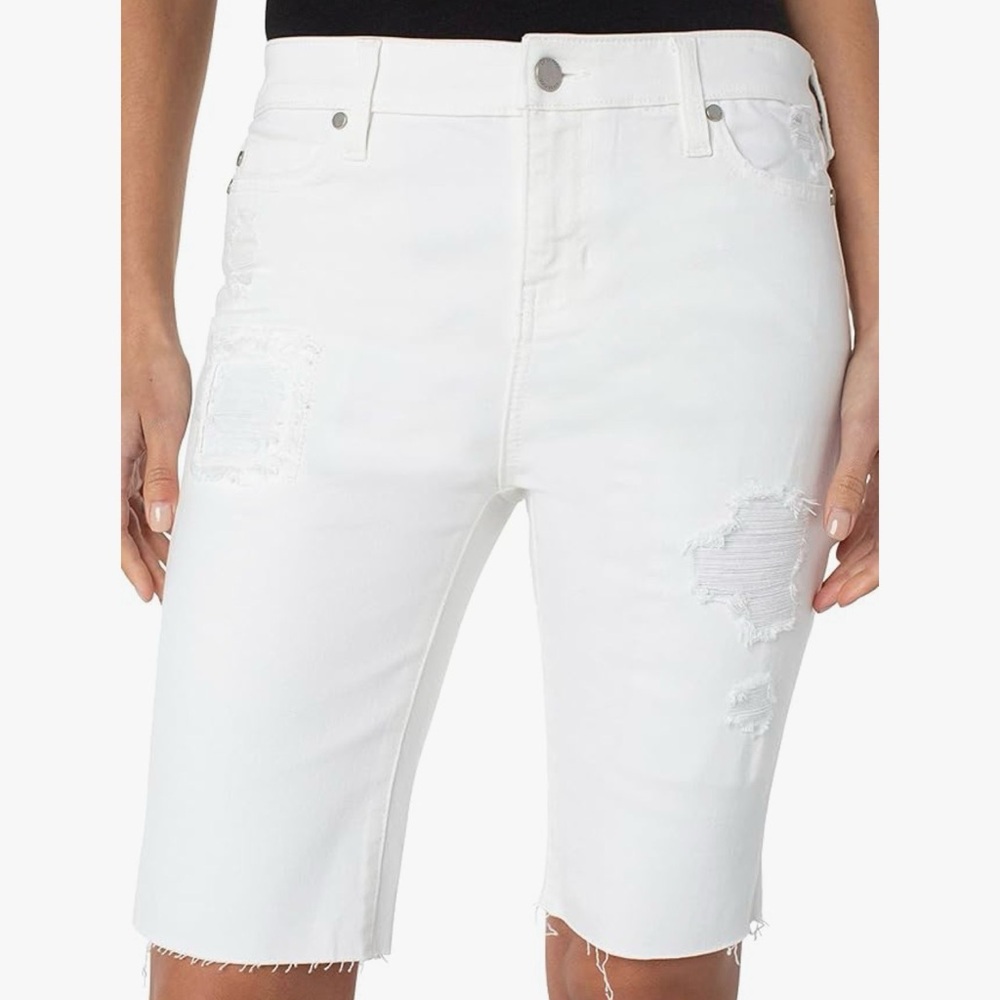 New With Tags Liverpool “The Cruiser” Bone White Jean Shorts Size 6